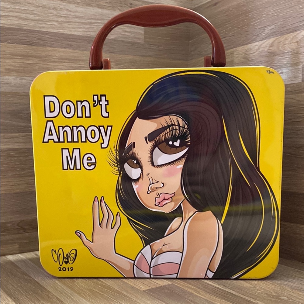 Brat doll sand oner Yellow and Brown Cartoon Art Lunchbox tin Metal